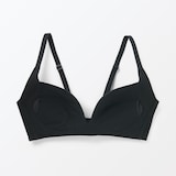 婦人　ノンワイヤー胸の形を整えるブラジャー　プラスサイズ