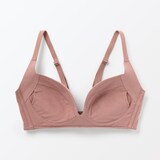 婦人　ノンワイヤー胸の形を整えるブラジャー　プラスサイズ