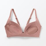 婦人　ノンワイヤー胸の形を整えるブラジャー　プラスサイズ