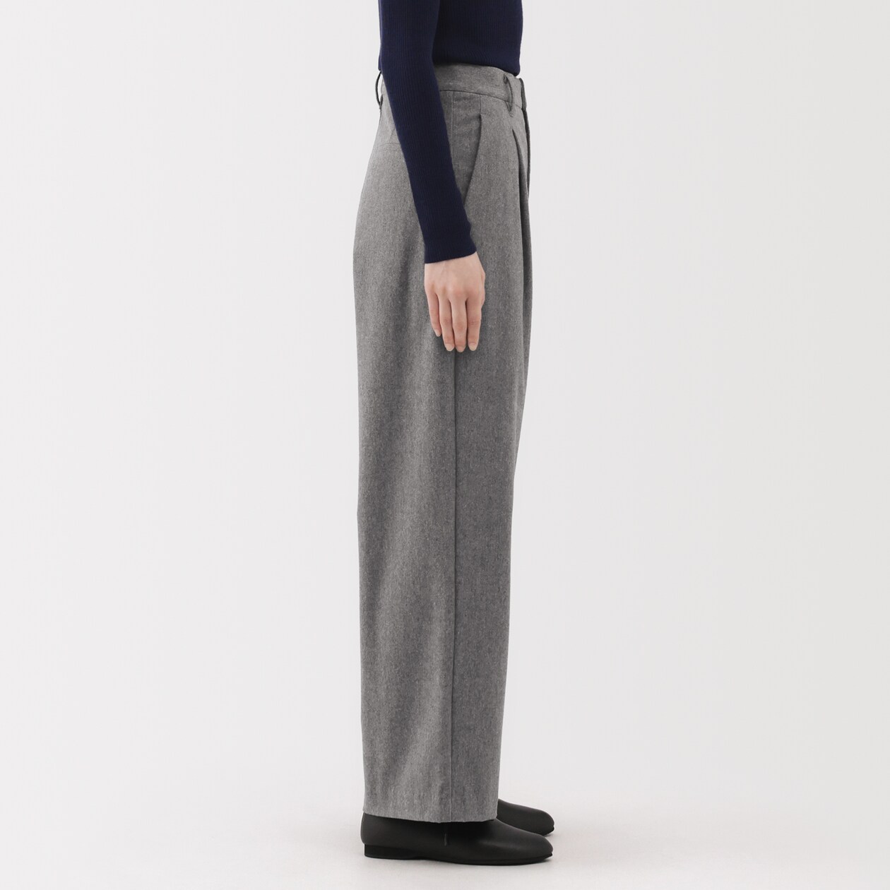 婦人　縦横ストレッチ起毛　タックワイドパンツ