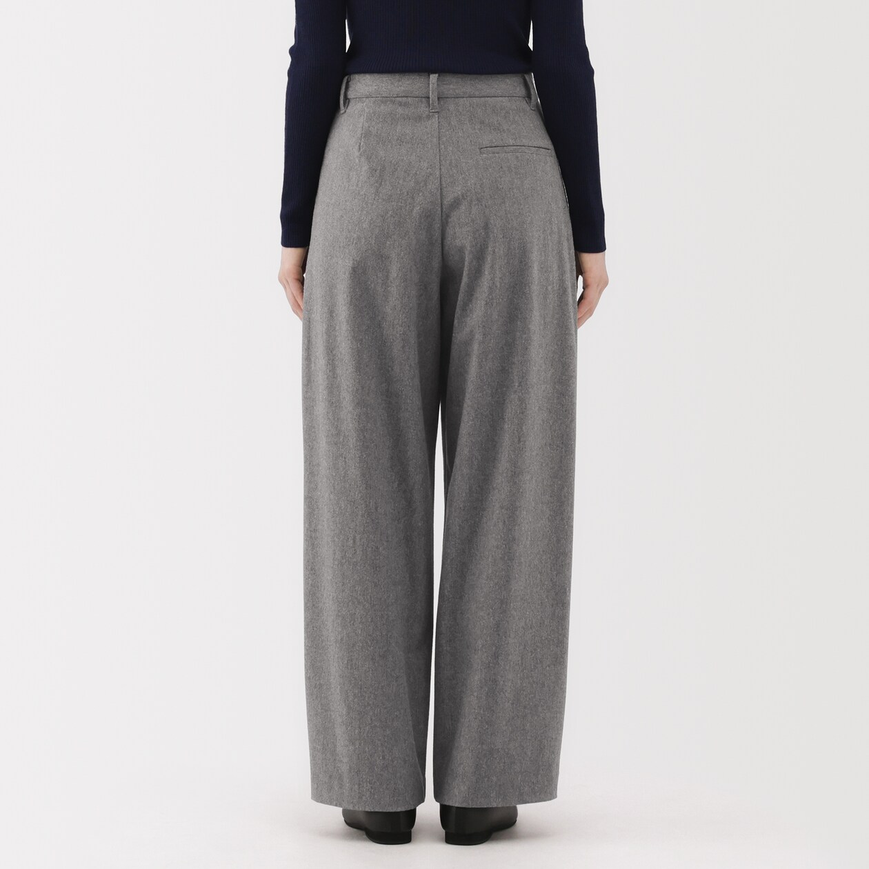 婦人　縦横ストレッチ起毛　タックワイドパンツ