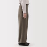 婦人　撥水ストレッチ　タックストレートパンツ