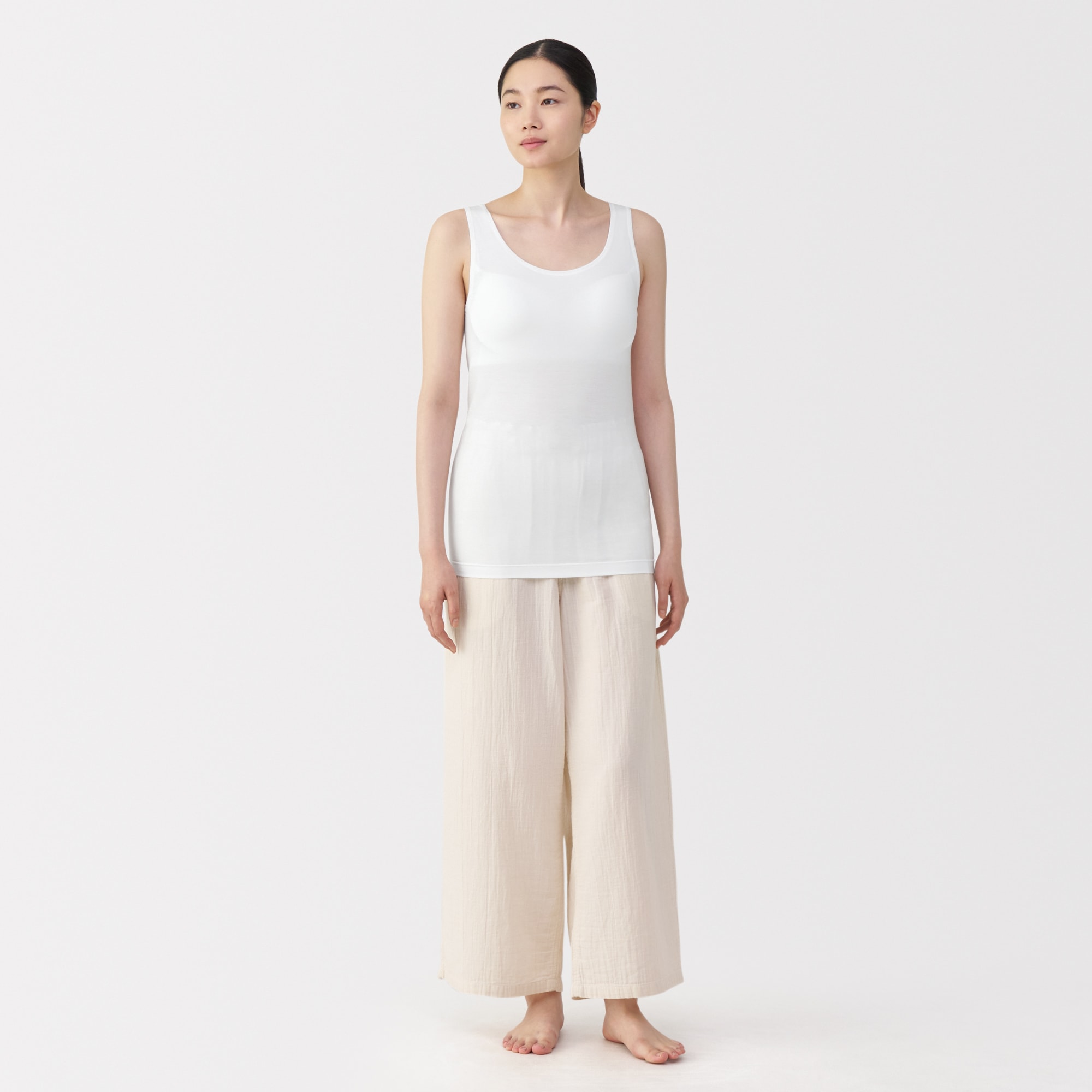 婦人　なめらかブラタンクトップ