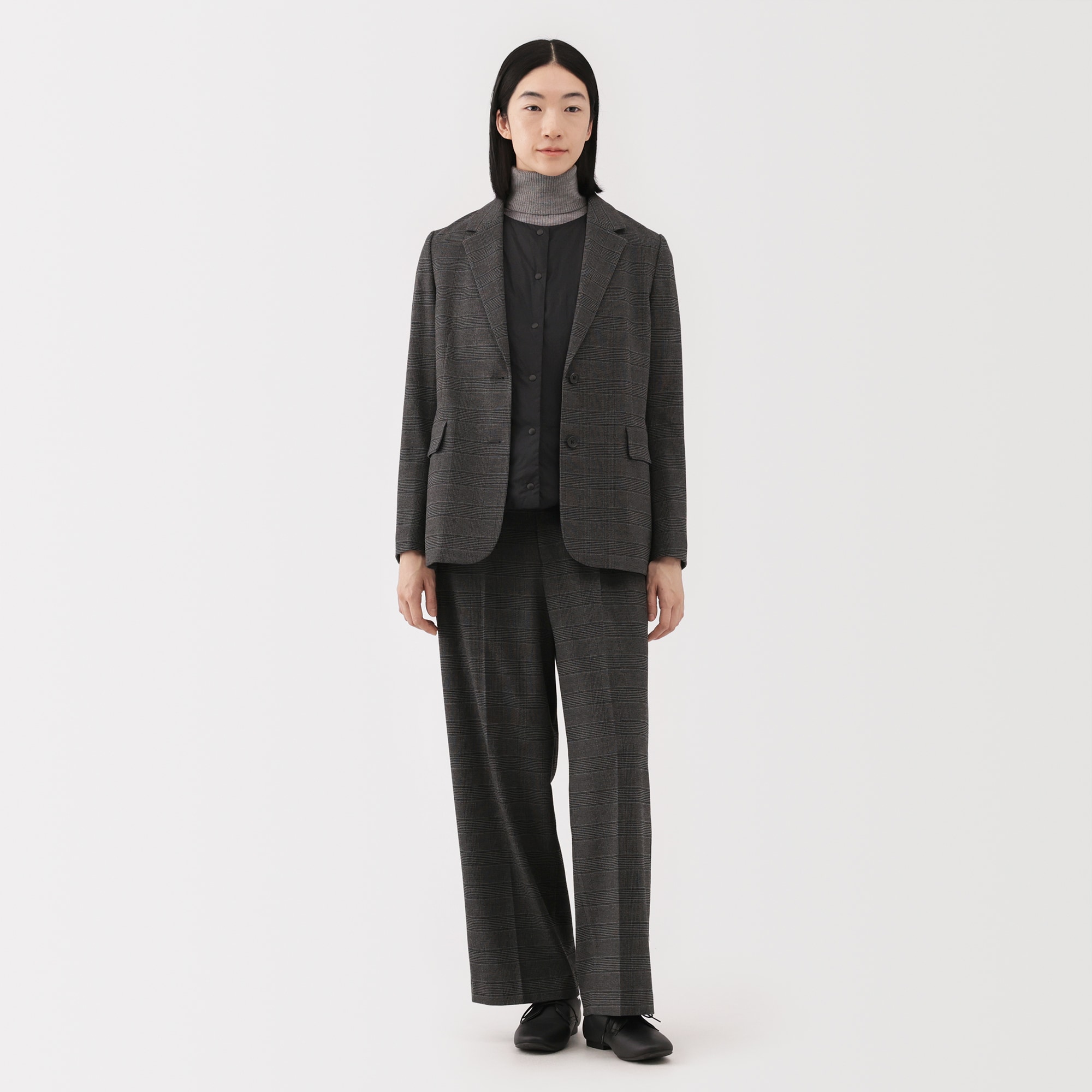 婦人　軽量ダウンポケッタブルノーカラーベスト