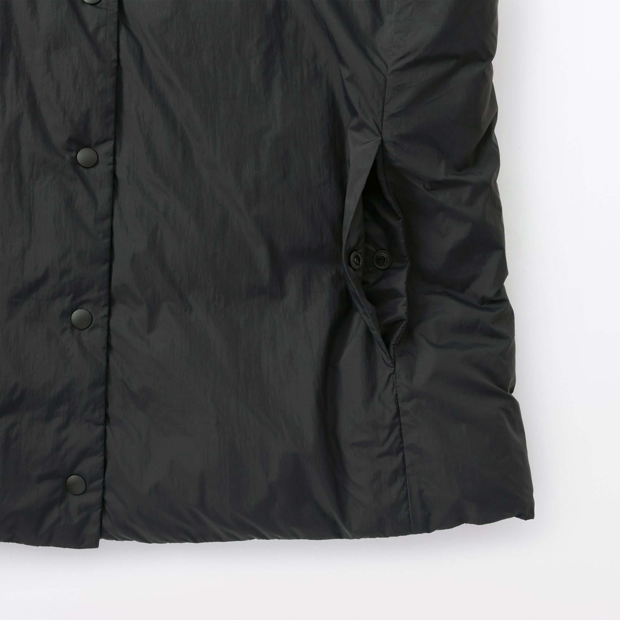 婦人　軽量ダウンポケッタブルノーカラーベスト