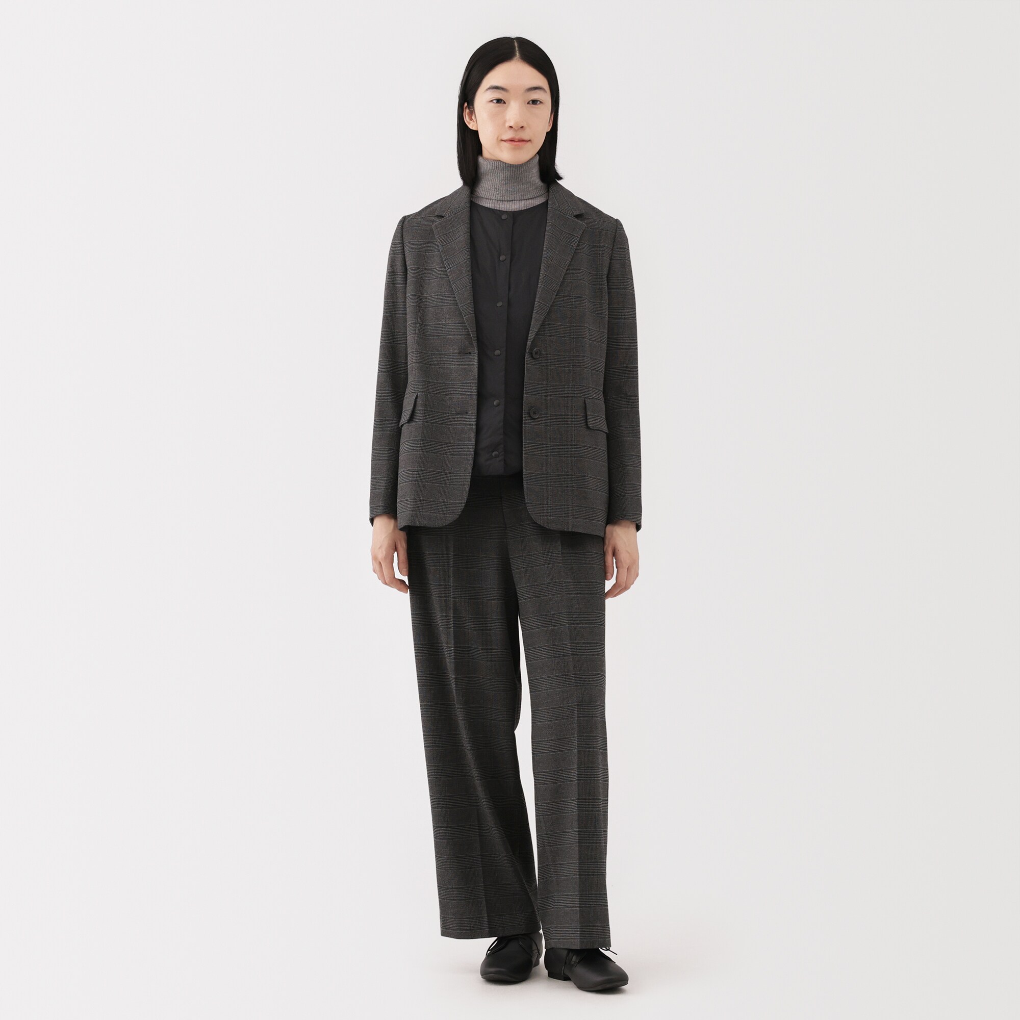 婦人　軽量ダウンポケッタブルノーカラーベスト