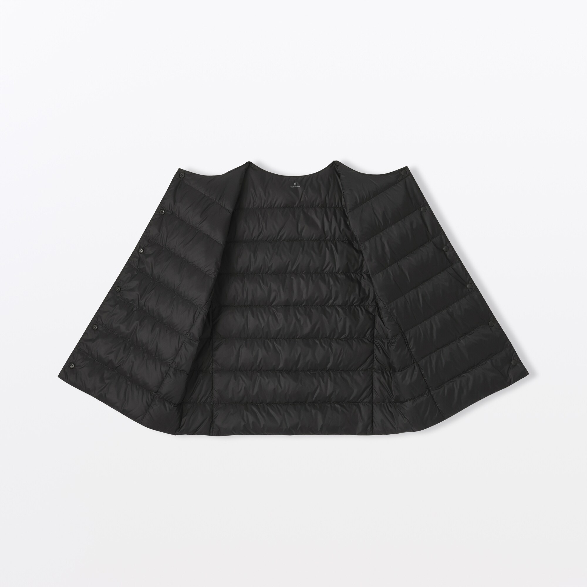 婦人　軽量ダウンポケッタブルノーカラーベスト