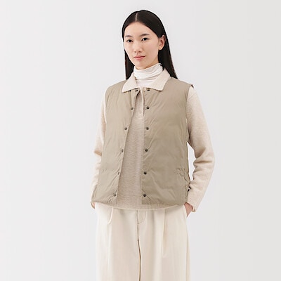 婦人　軽量ダウンポケッタブルノーカラーベスト