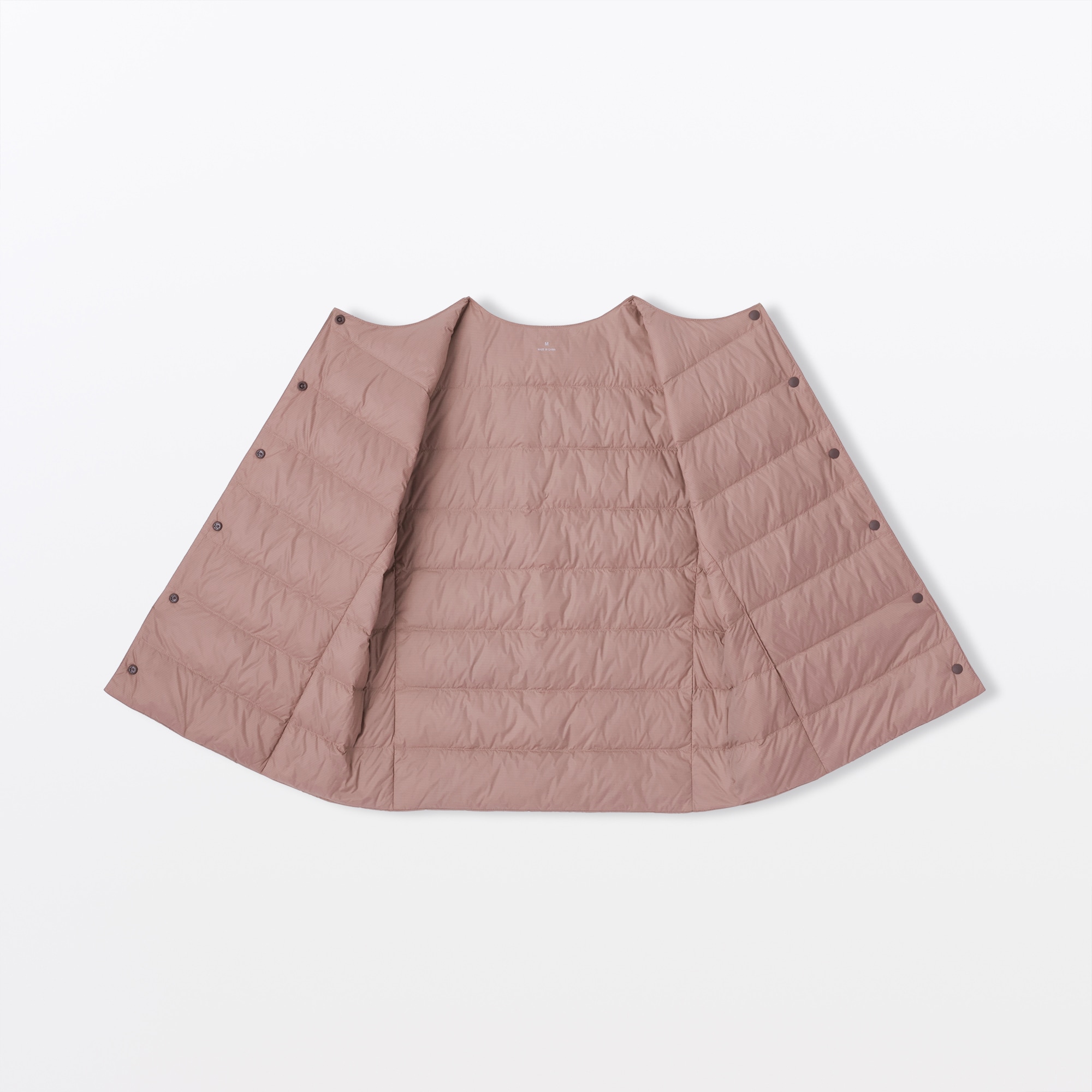 婦人　軽量ダウンポケッタブルノーカラーベスト