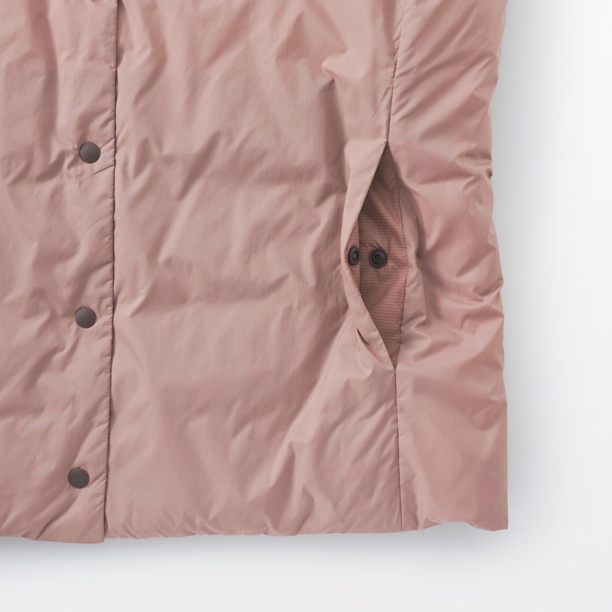 婦人　軽量ダウンポケッタブルノーカラーベスト