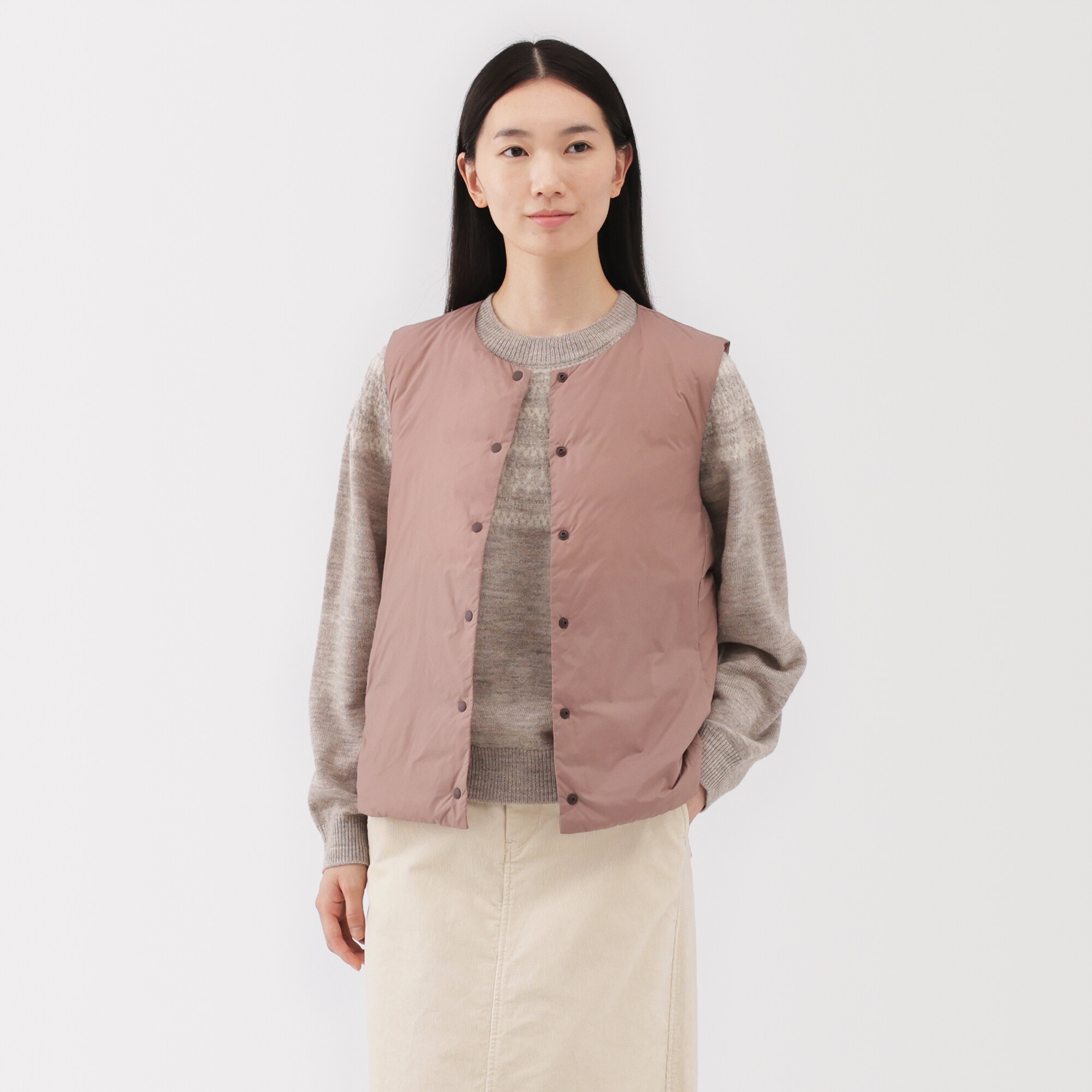 婦人　軽量ダウンポケッタブルノーカラーベスト