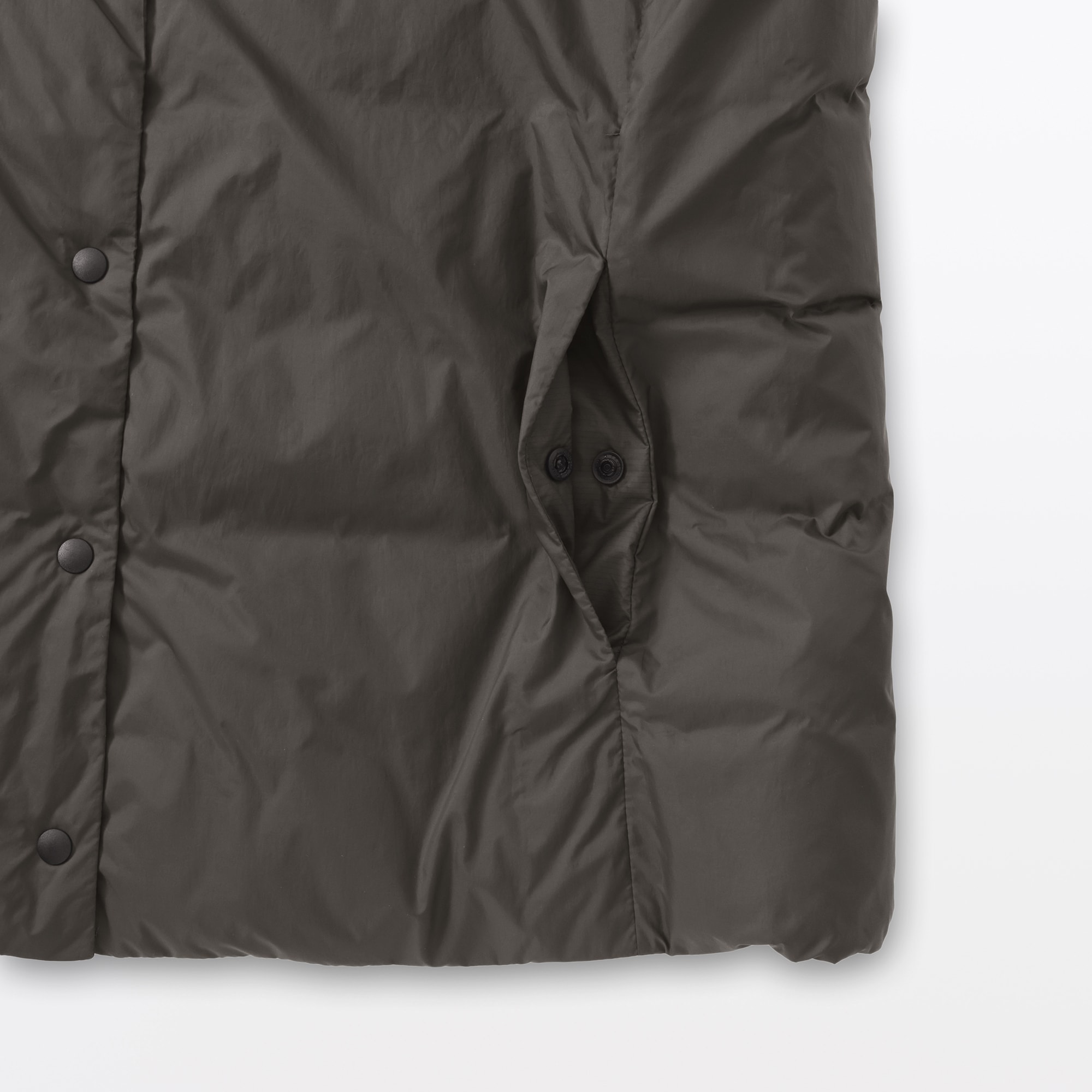 婦人　軽量ダウンポケッタブルノーカラーベスト