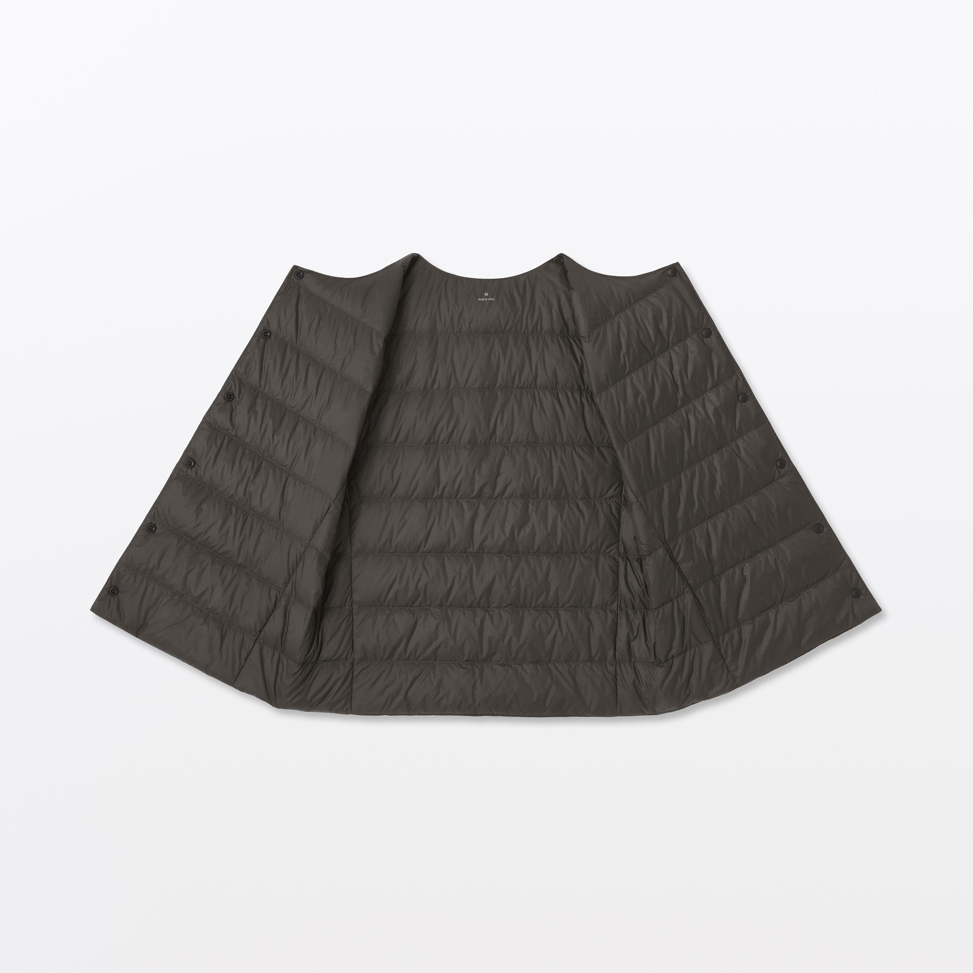 婦人　軽量ダウンポケッタブルノーカラーベスト