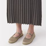 婦人　柔らかい中敷を使用した　撥水ストラップリボンフラットシューズ