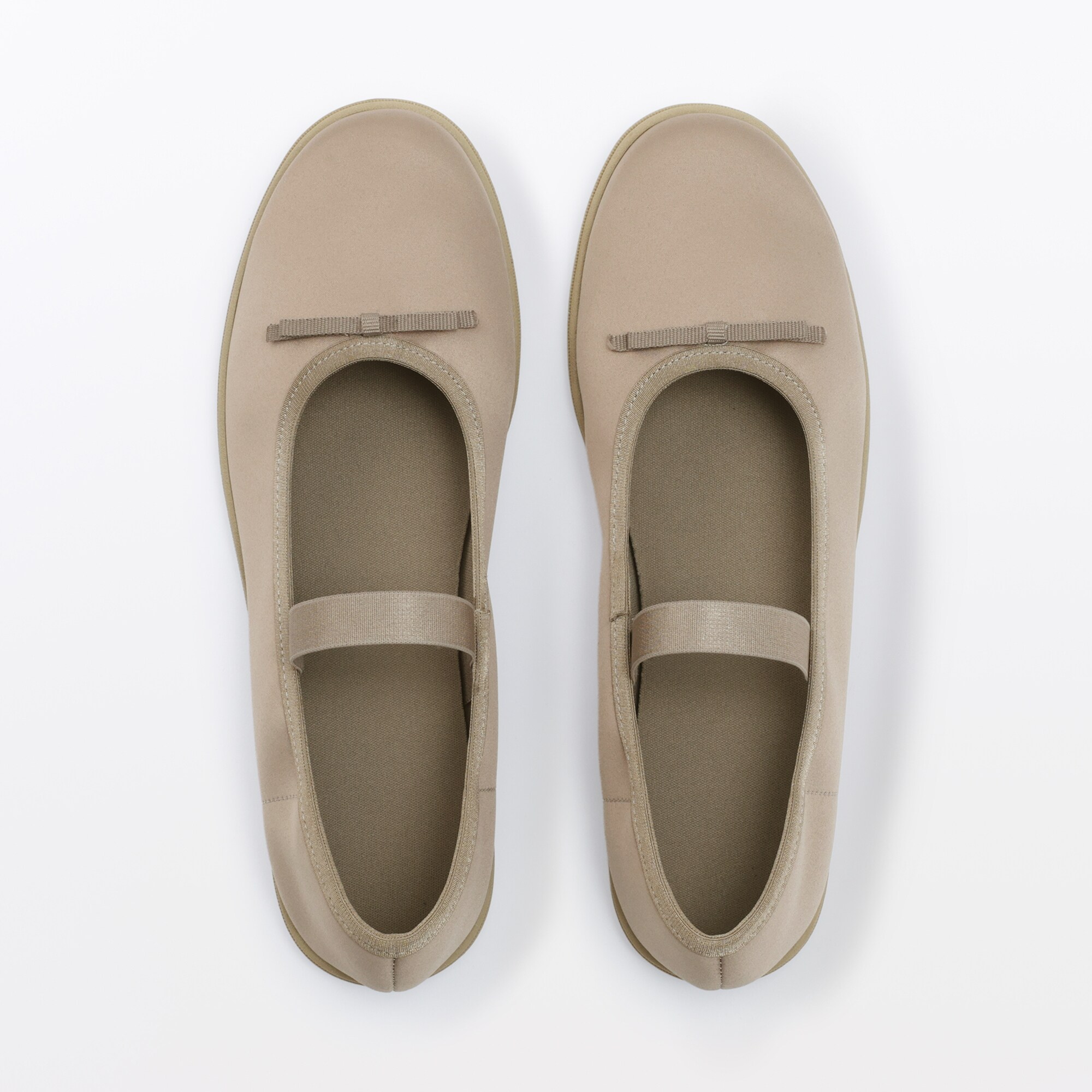 婦人 柔らかい中敷を使用した 撥水ストラップリボンフラットシューズ