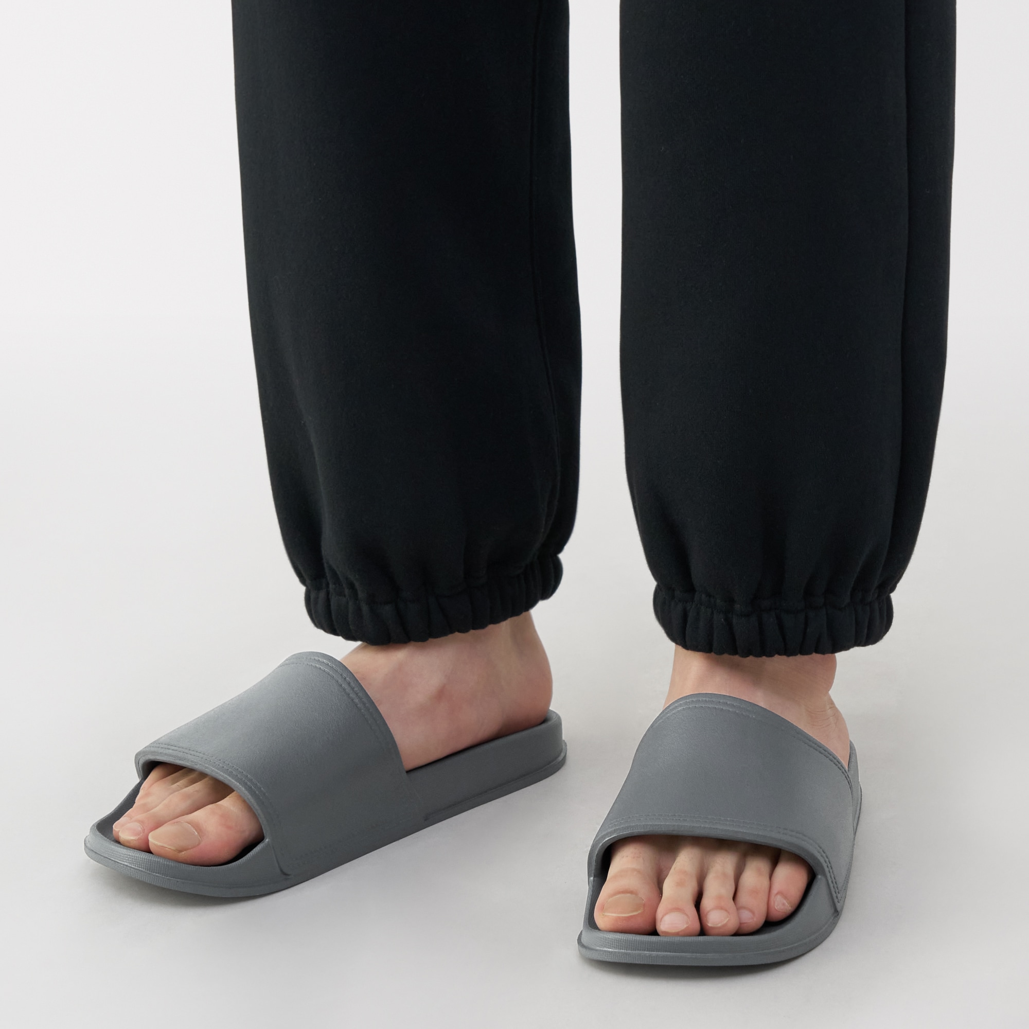 一体成型　足なりサンダル