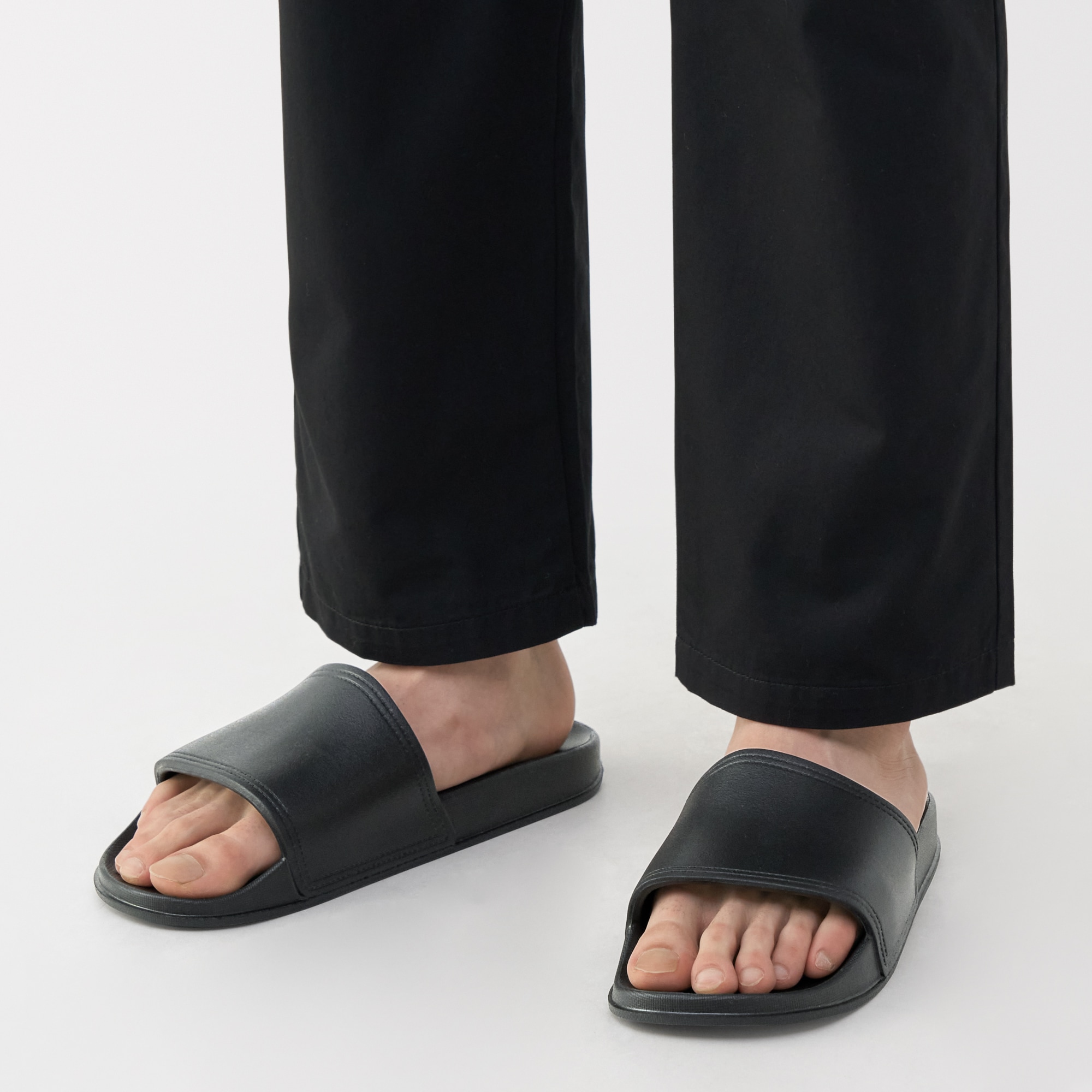 一体成型　足なりサンダル