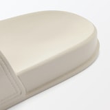 一体成型　足なりサンダル