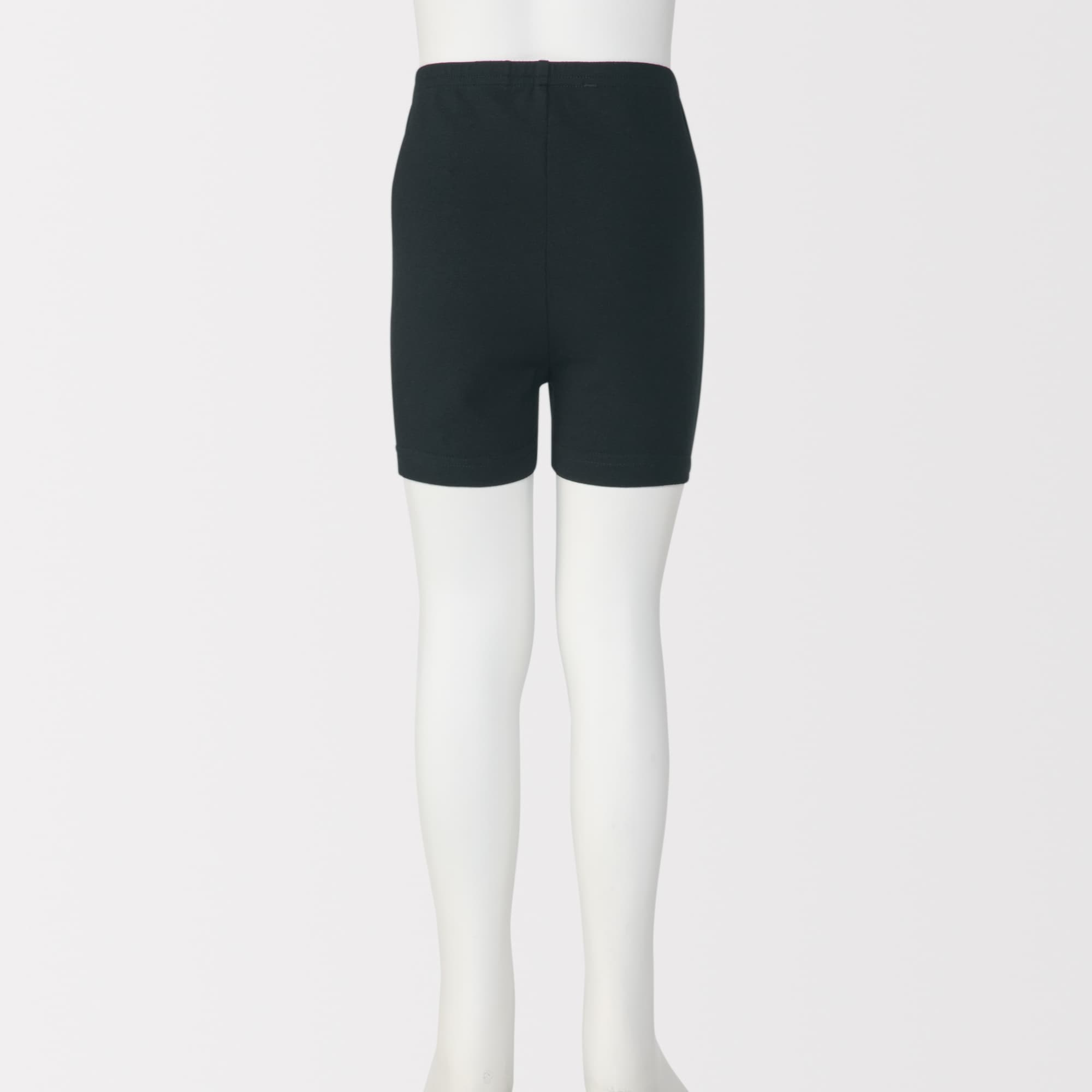 キッズ　ストレッチ天竺編み　スカートの下に履く　オーバーパンツ（一分丈レギンス）