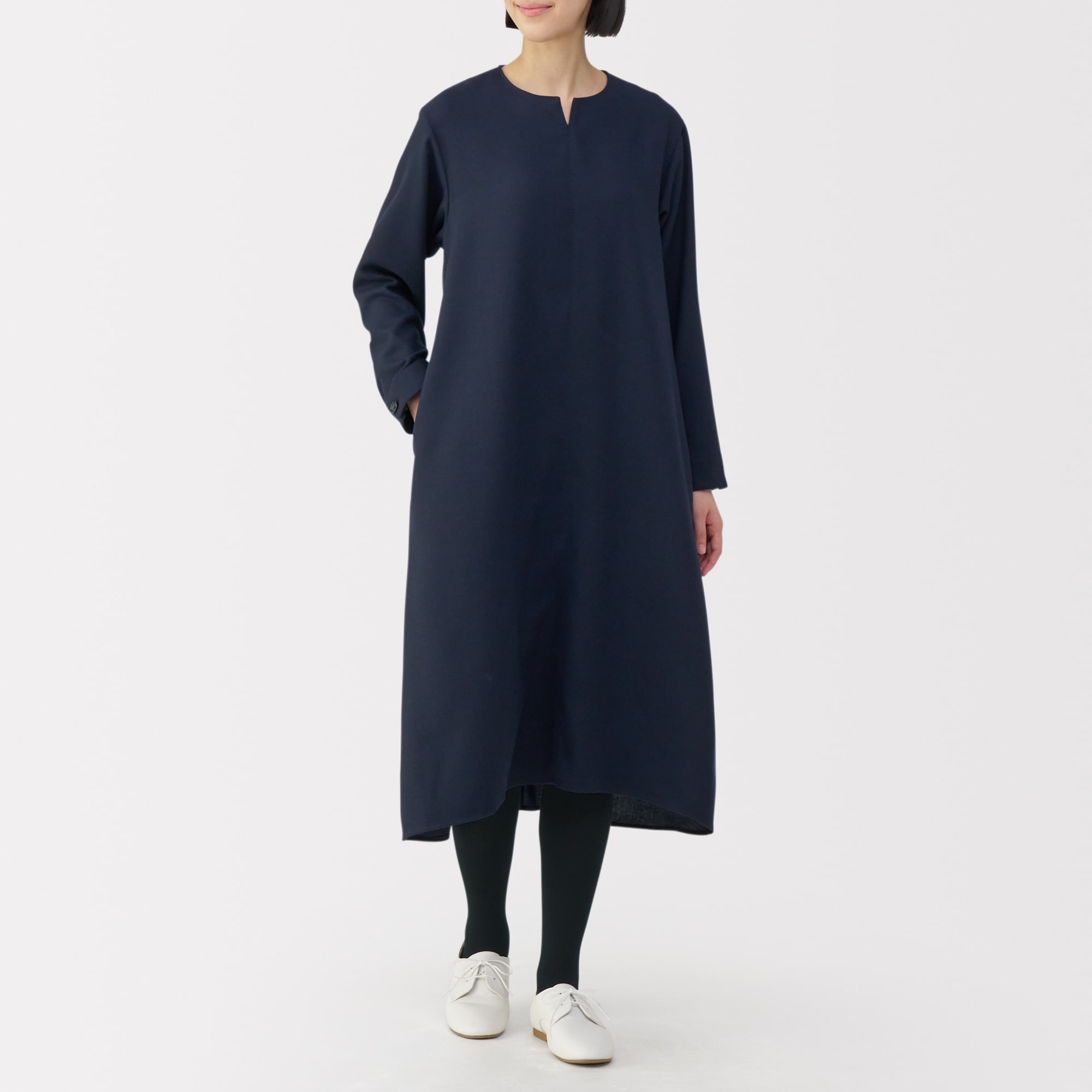 婦人　足なり直角　かかとに合う　タイツ