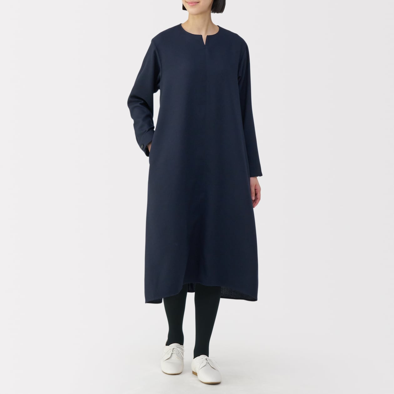 婦人　足なり直角　かかとに合う　タイツ