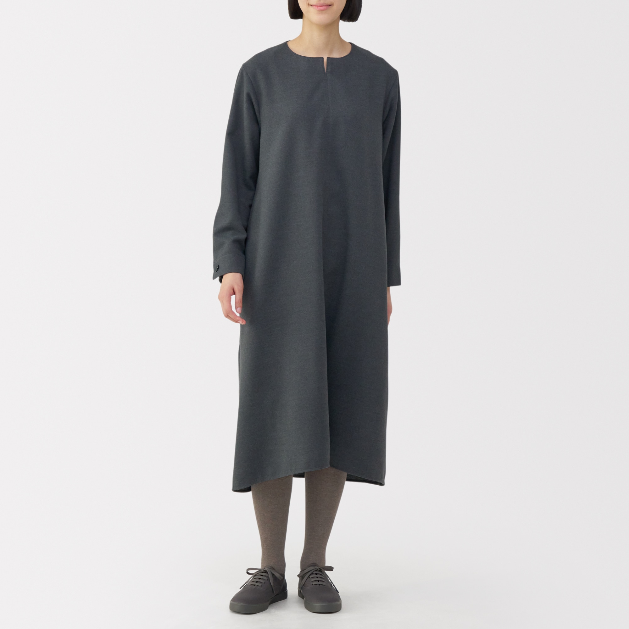 婦人　足なり直角　かかとに合う　タイツ