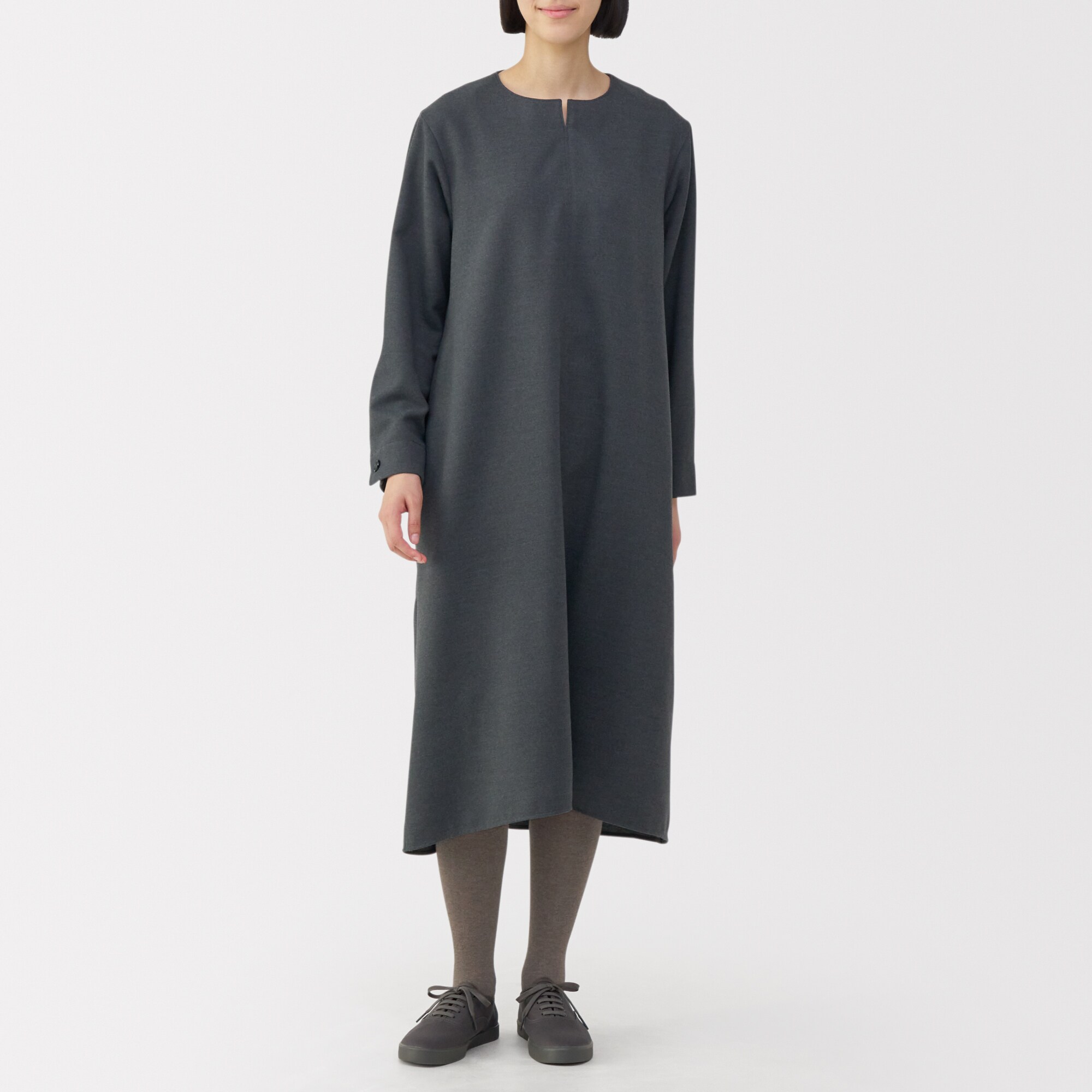 婦人　足なり直角　かかとに合う　タイツ