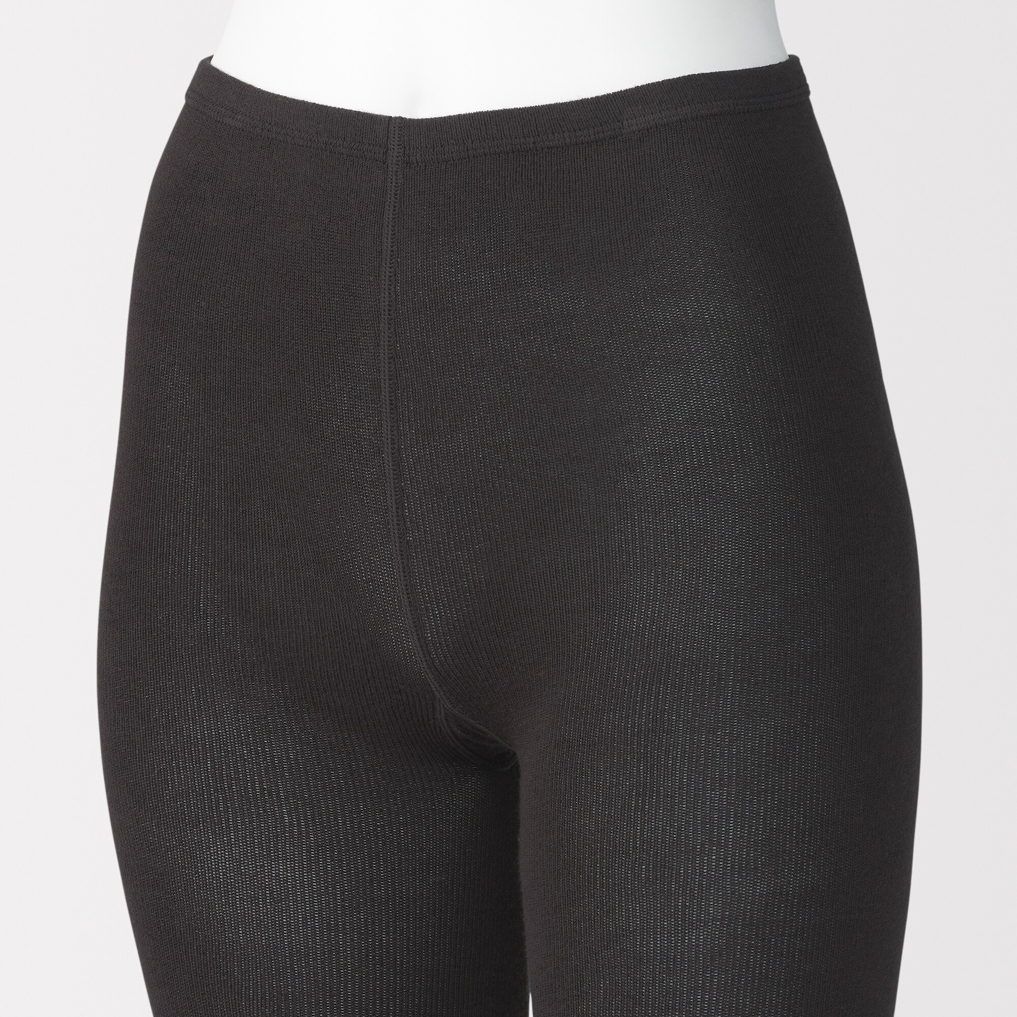 婦人　足なり直角　かかとに合う　タイツ