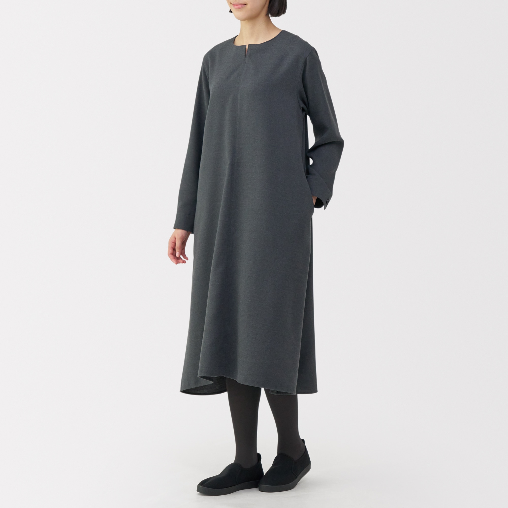 婦人　足なり直角　かかとに合う　タイツ