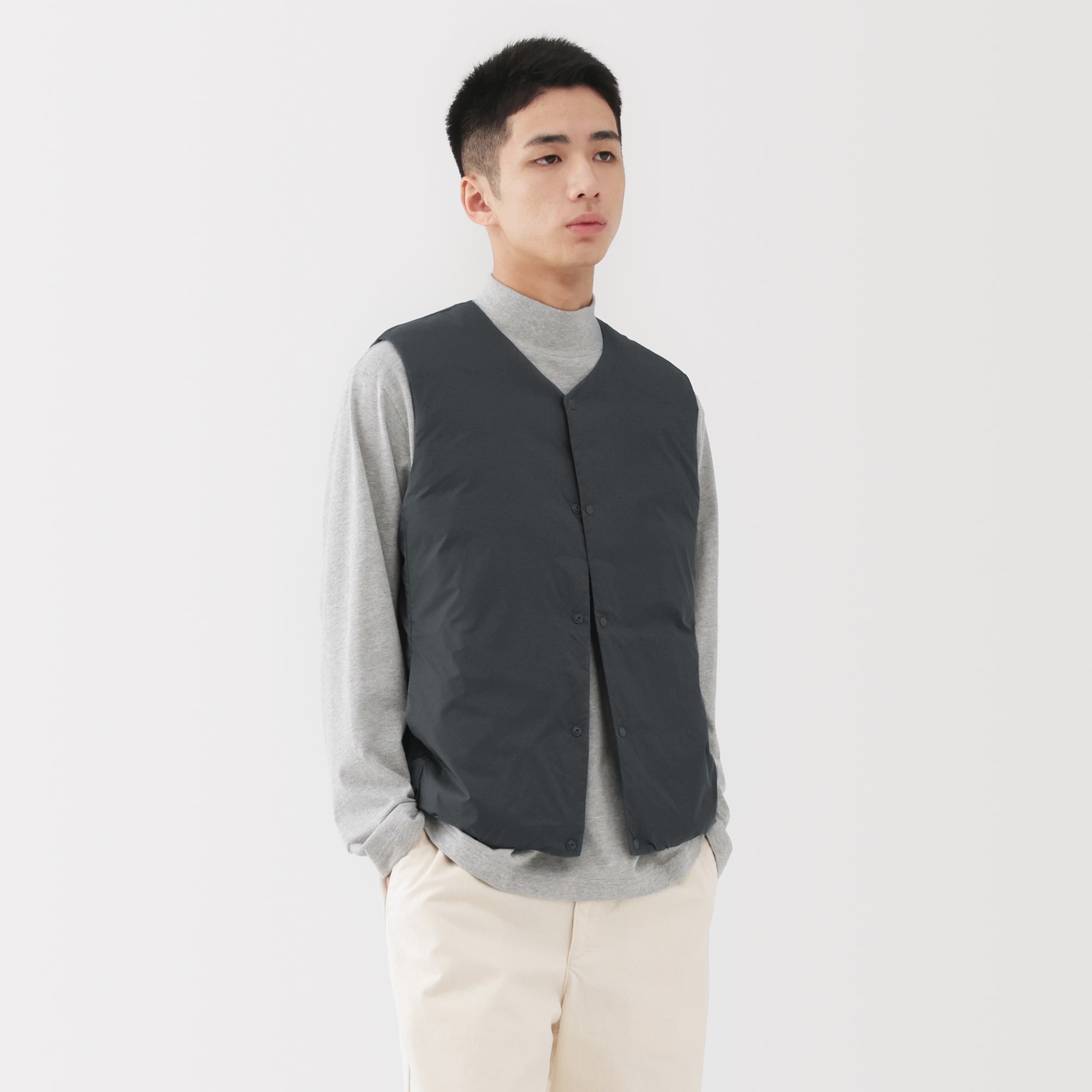 紳士　軽量ダウンポケッタブルノーカラーベスト