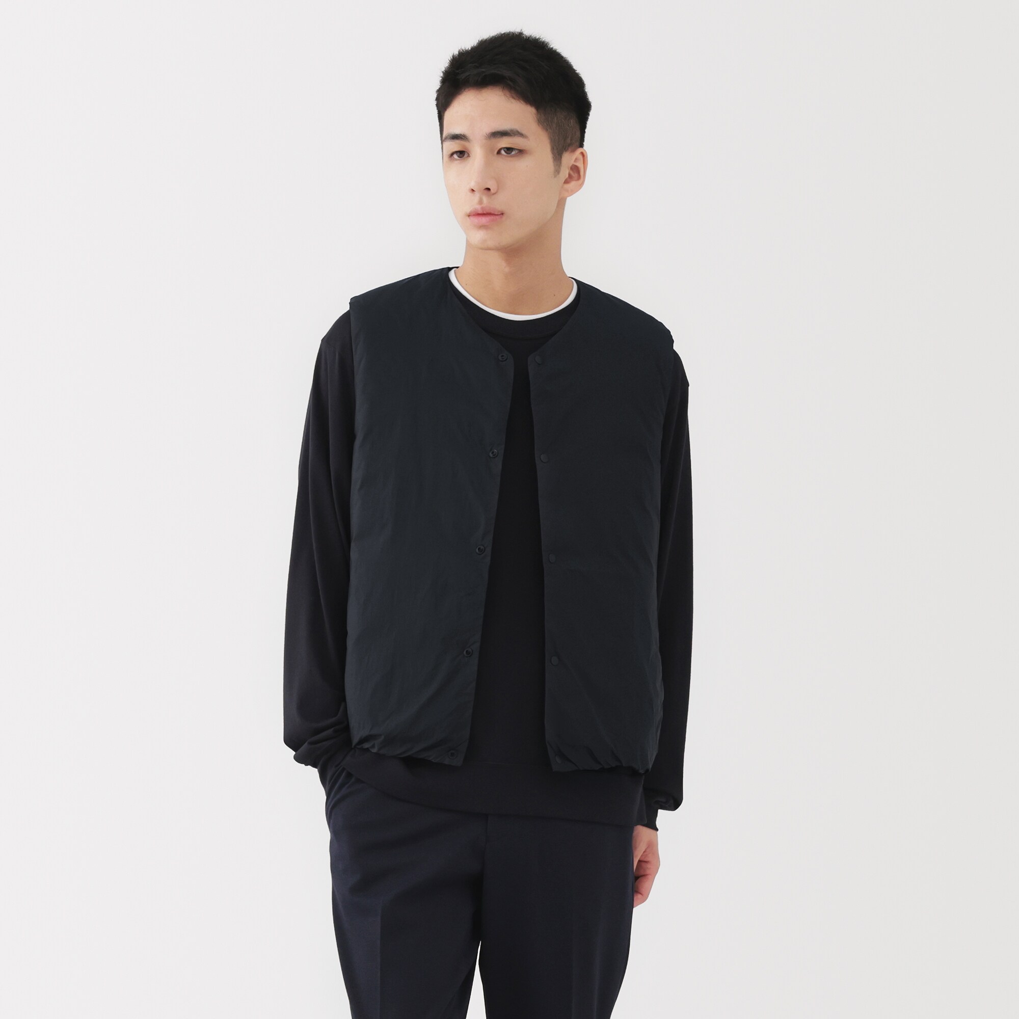 紳士　軽量ダウンポケッタブルノーカラーベスト