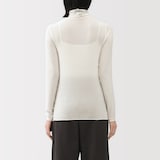 婦人　シアータートルネック長袖Ｔシャツ