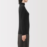 婦人　シアータートルネック長袖Ｔシャツ