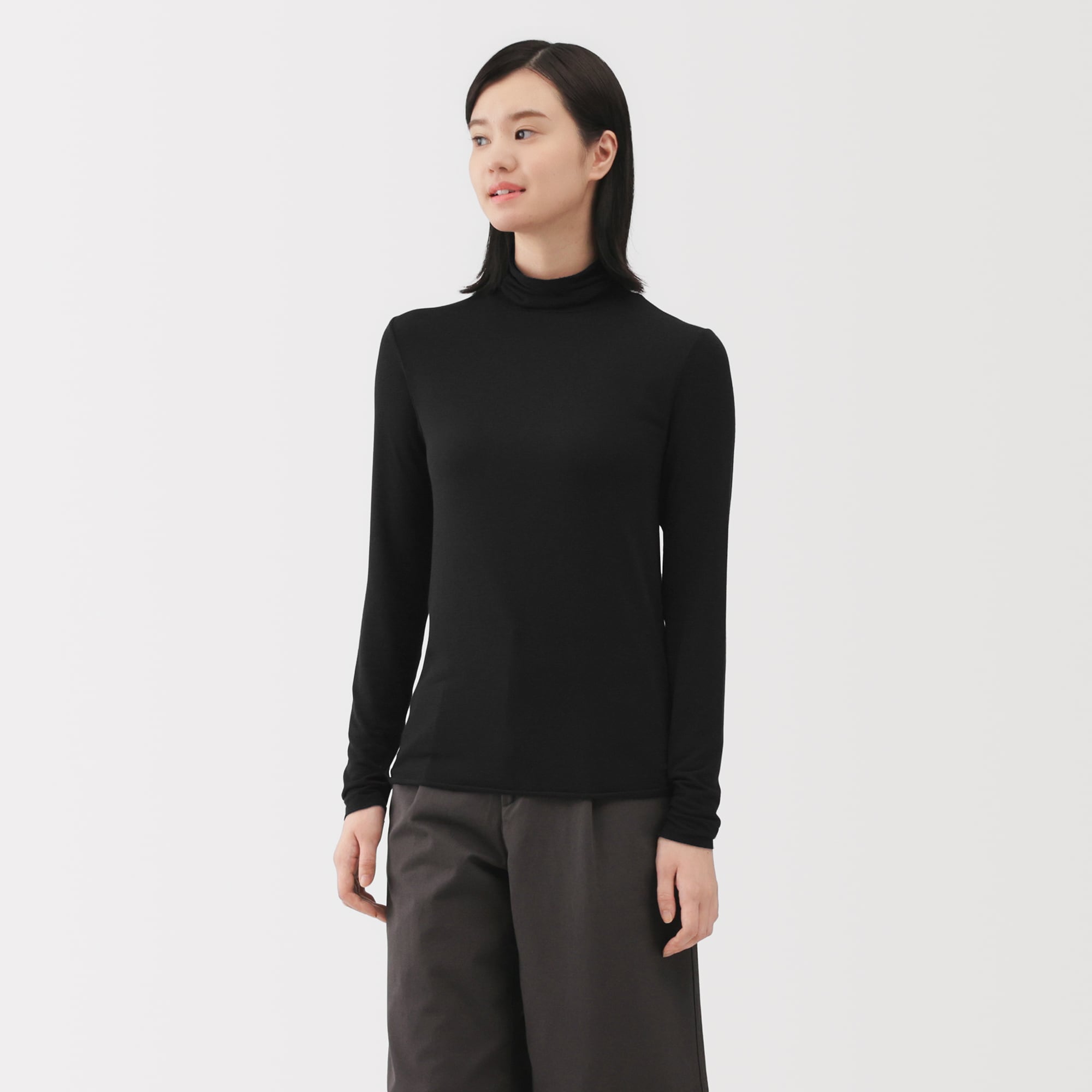 婦人　シアータートルネック長袖Ｔシャツ