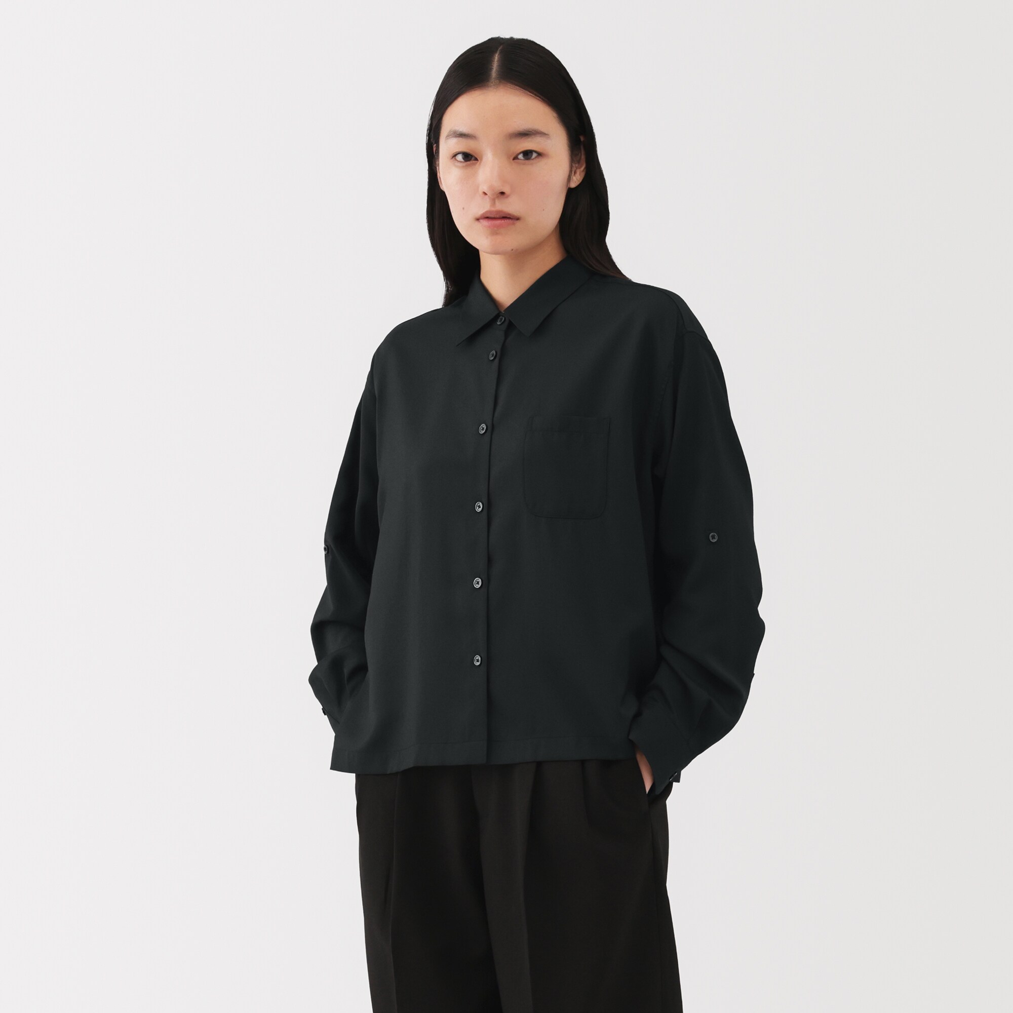 婦人　植物由来の素材を使ったリラックスフィットシャツ