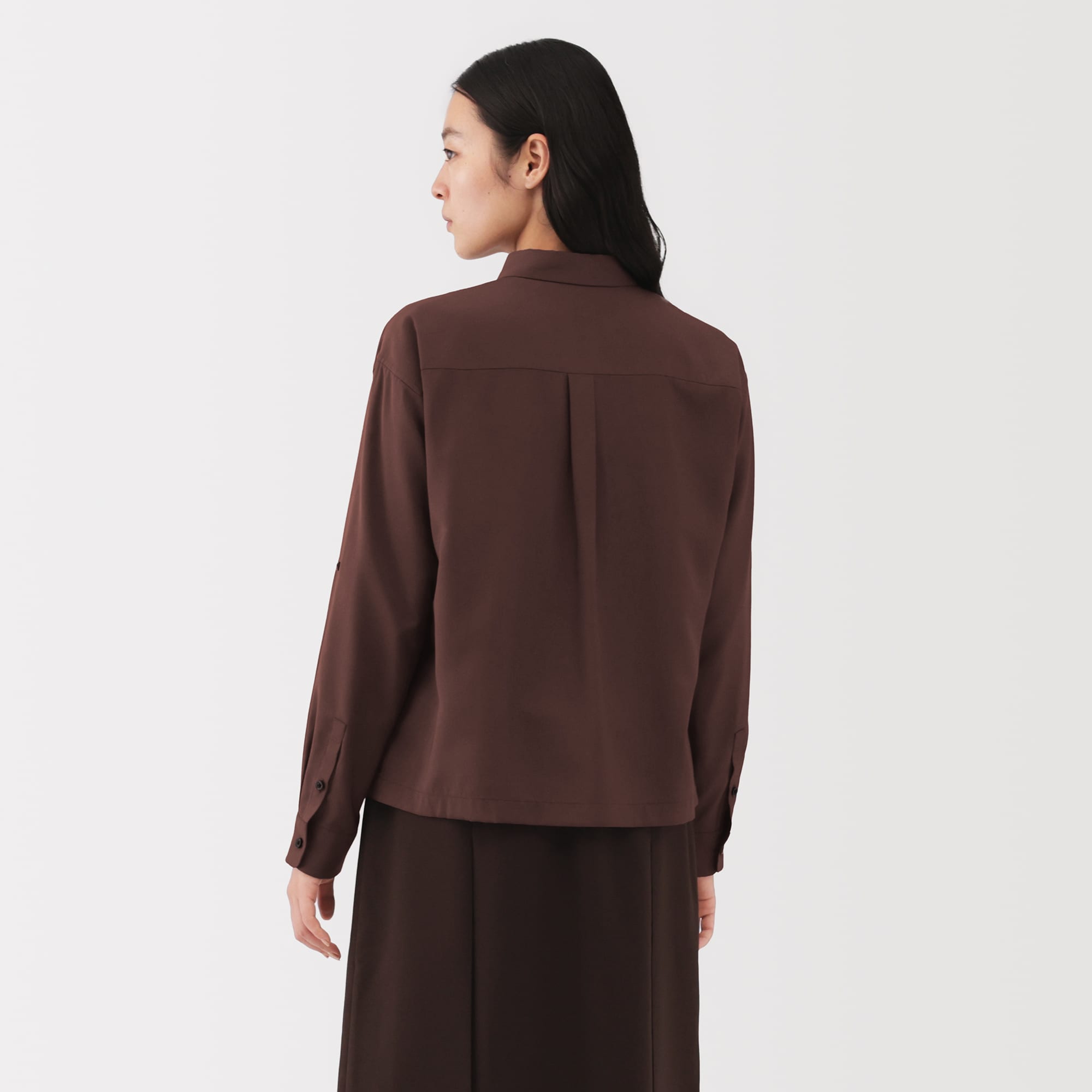 婦人　植物由来の素材を使ったリラックスフィットシャツ