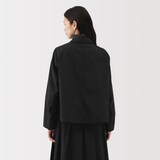 婦人　ユニフォーム素材で作ったショートブルゾン