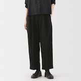 婦人　ユニフォーム素材で作ったタックワイドパンツ（９分丈）