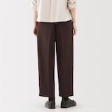 婦人　ユニフォーム素材で作ったタックワイドパンツ（９分丈）