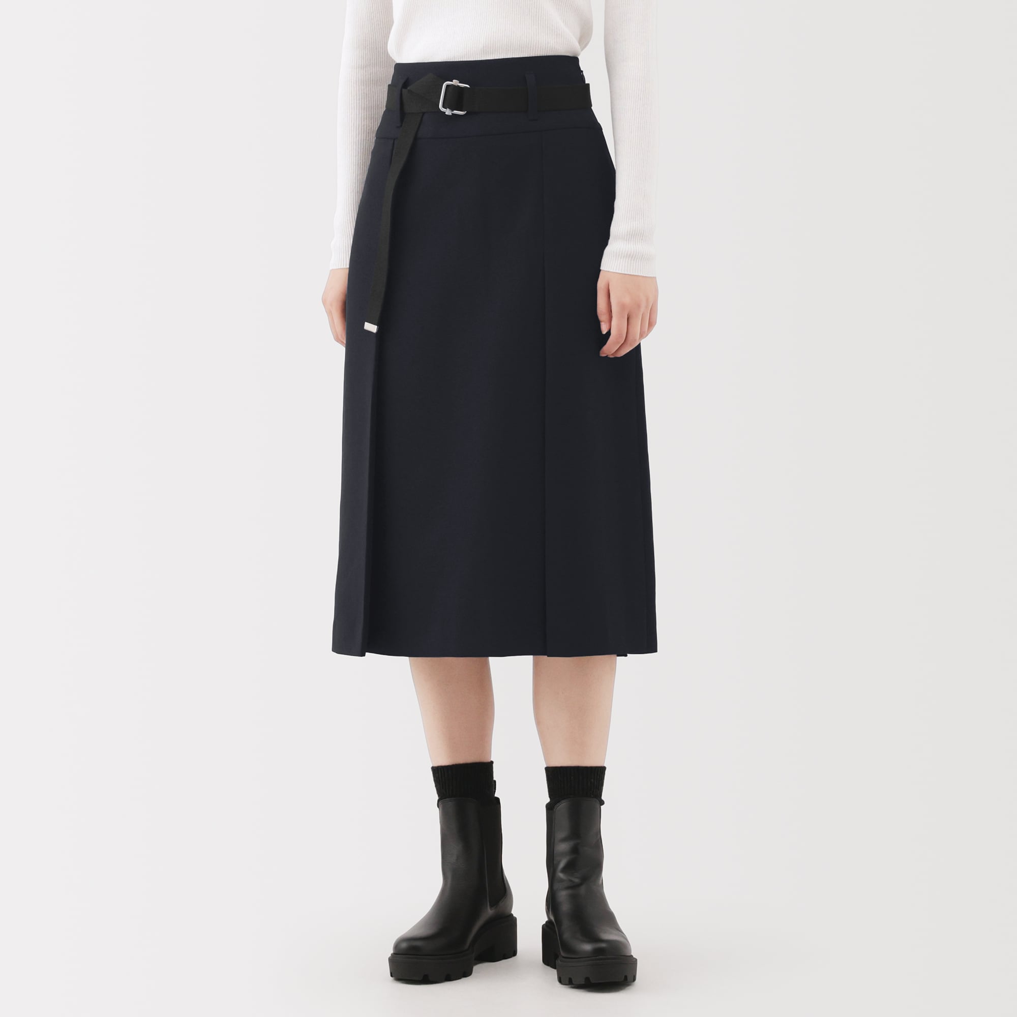 婦人　ユニフォーム素材で作ったタックスカート