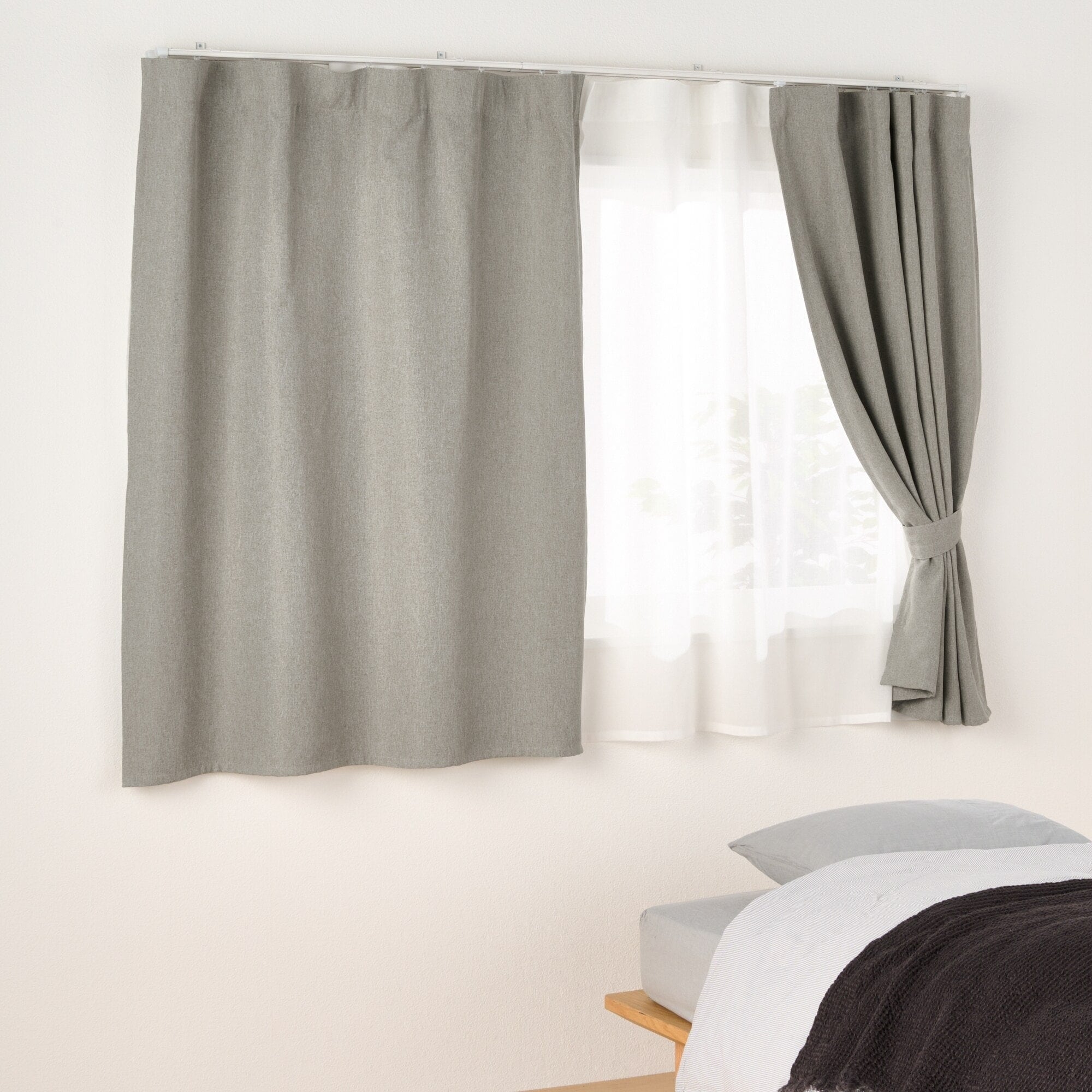 防炎・遮光性　ドビー織りノンプリーツカーテン