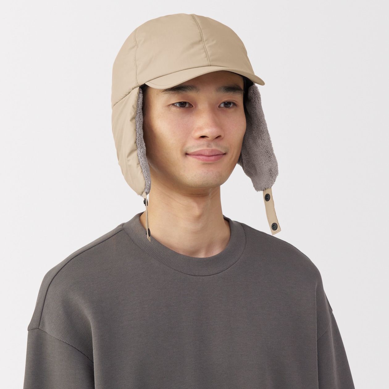 吸湿発熱中わた表面撥水耳当て付き　キャップ