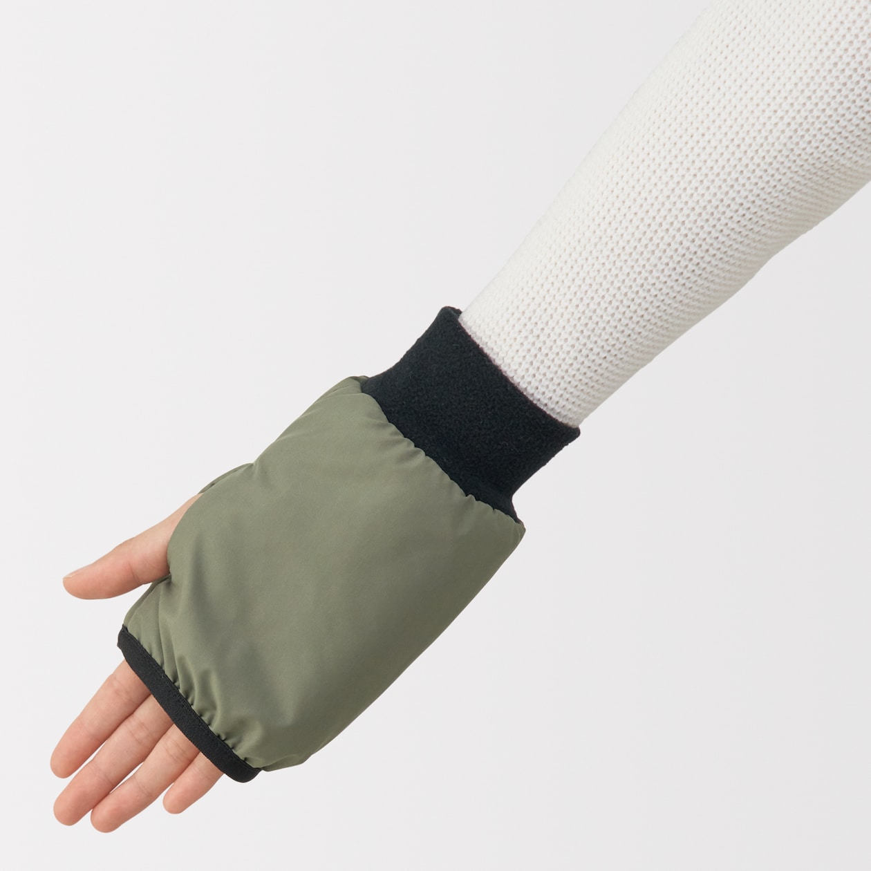 吸湿発熱中わた　表面撥水　ハンドウォーマー