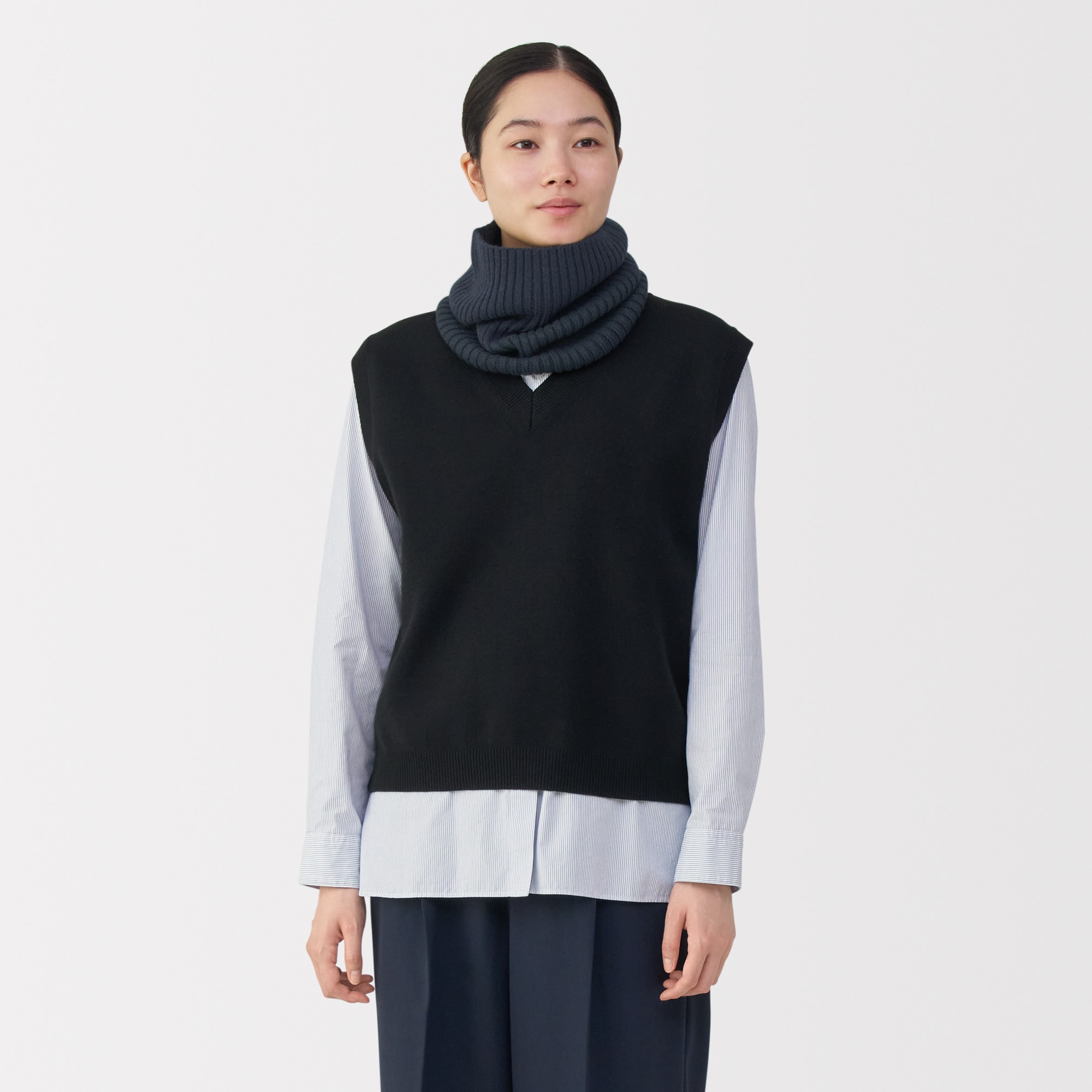 首のチクチクを抑えたメリノウール混　ネックウォーマー