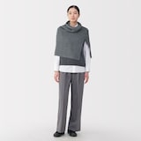 首のチクチクを抑えたメリノウール混　ポンチョ