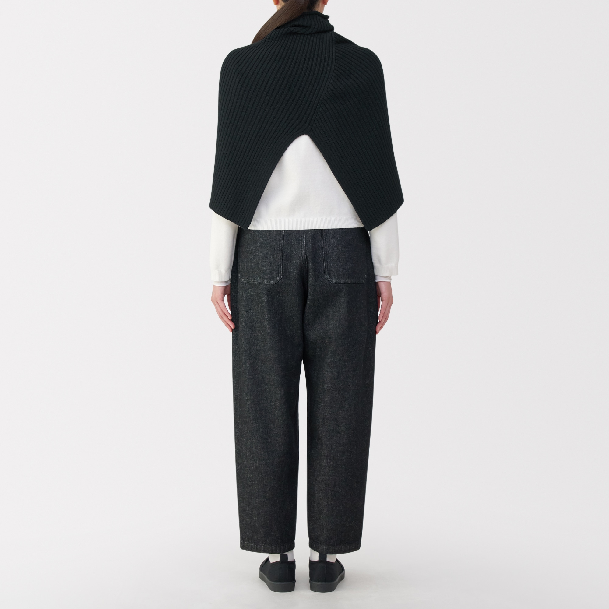 首のチクチクを抑えたメリノウール混　ポンチョ