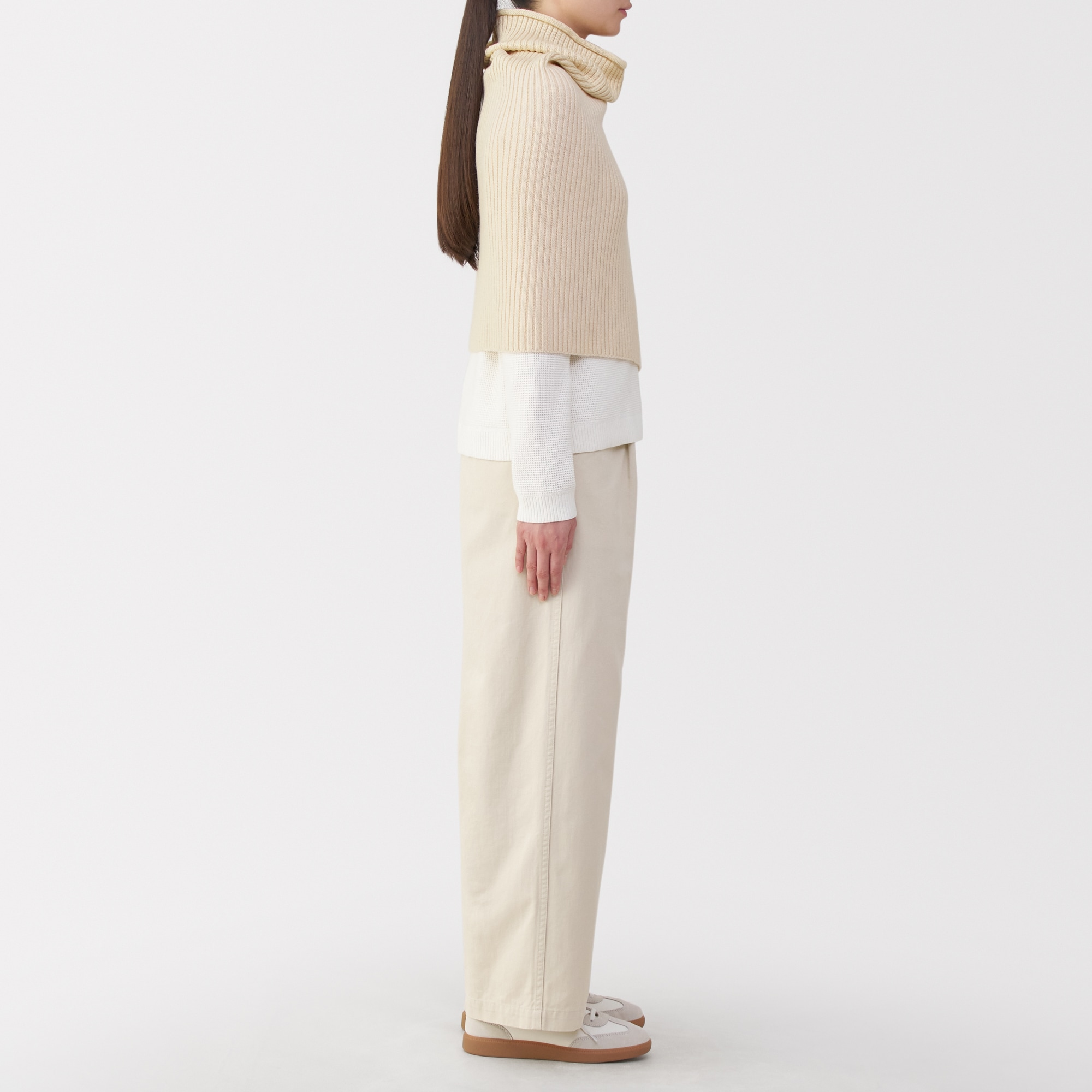 首のチクチクを抑えたメリノウール混　ポンチョ