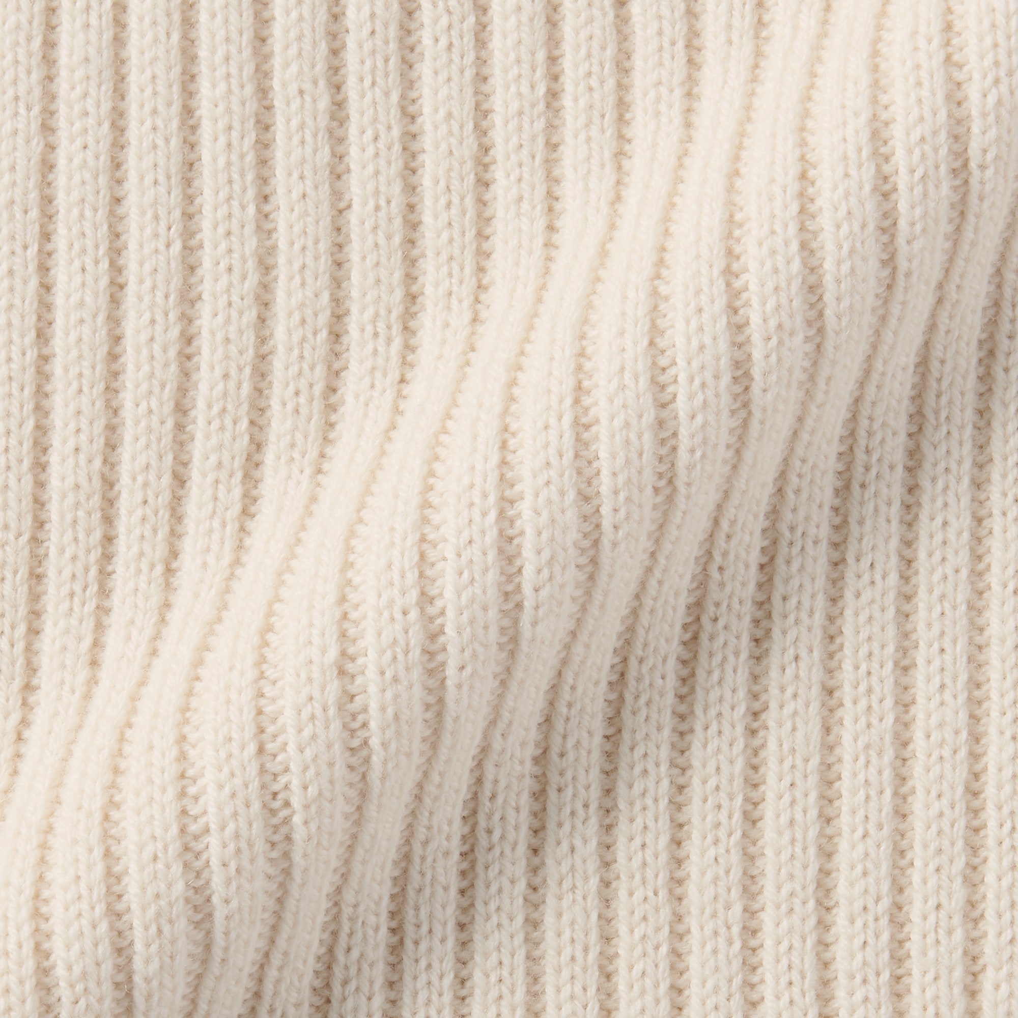 首のチクチクを抑えたメリノウール混　ポンチョ