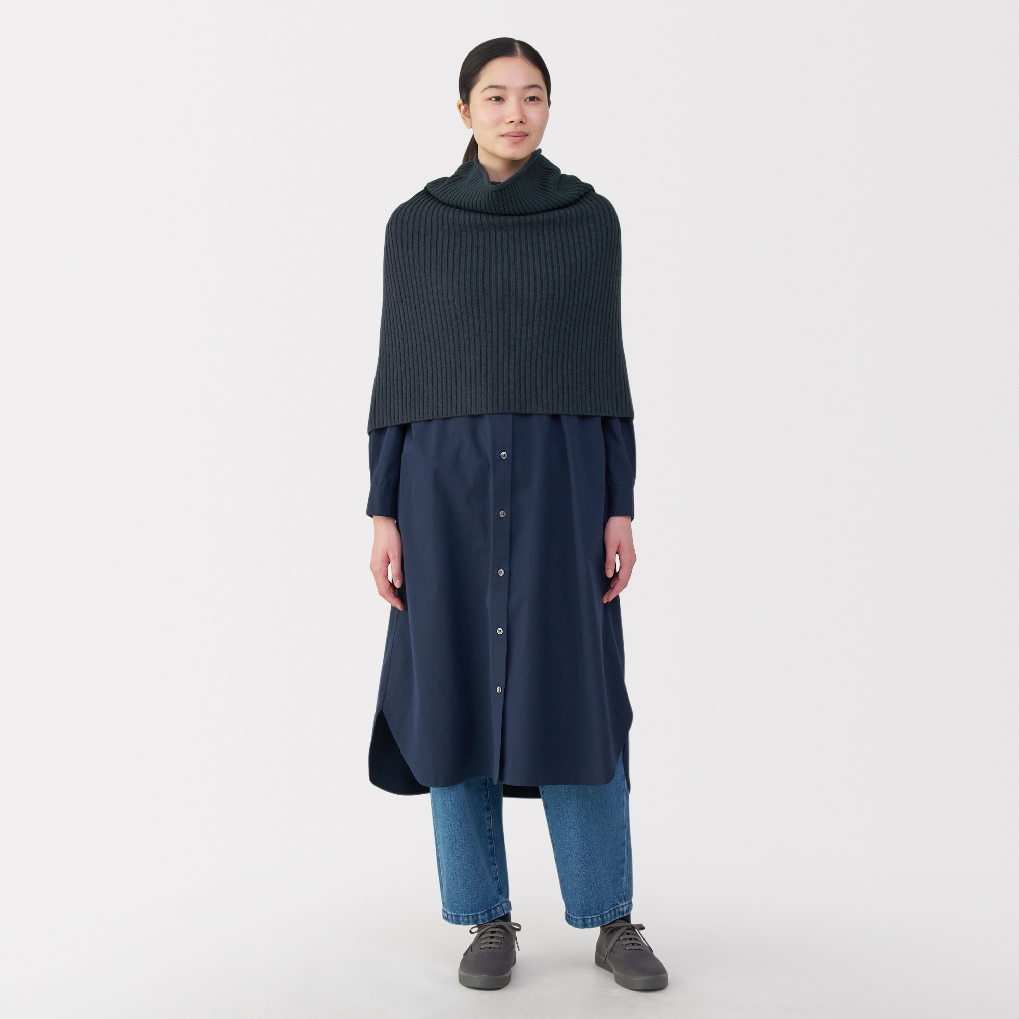 首のチクチクを抑えたメリノウール混　ポンチョ