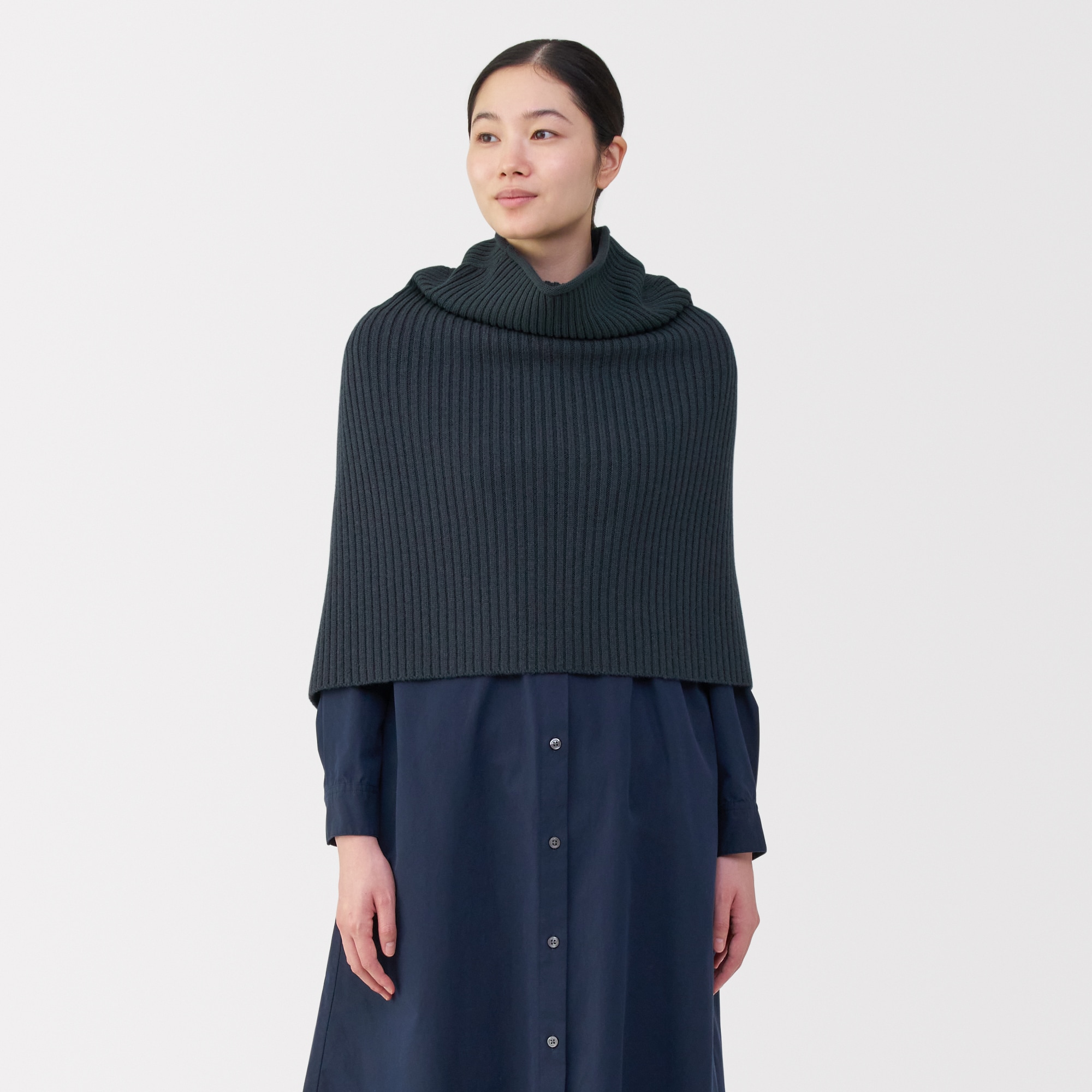 首のチクチクを抑えたメリノウール混 ポンチョ | 無印良品